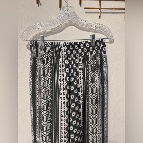 CATO , size XS pants, 100% polyester fabric - Picture 4 of 12